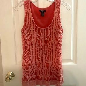 Coral tank with accent